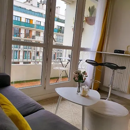 Apartment Avec Balcon Au Sud Paris